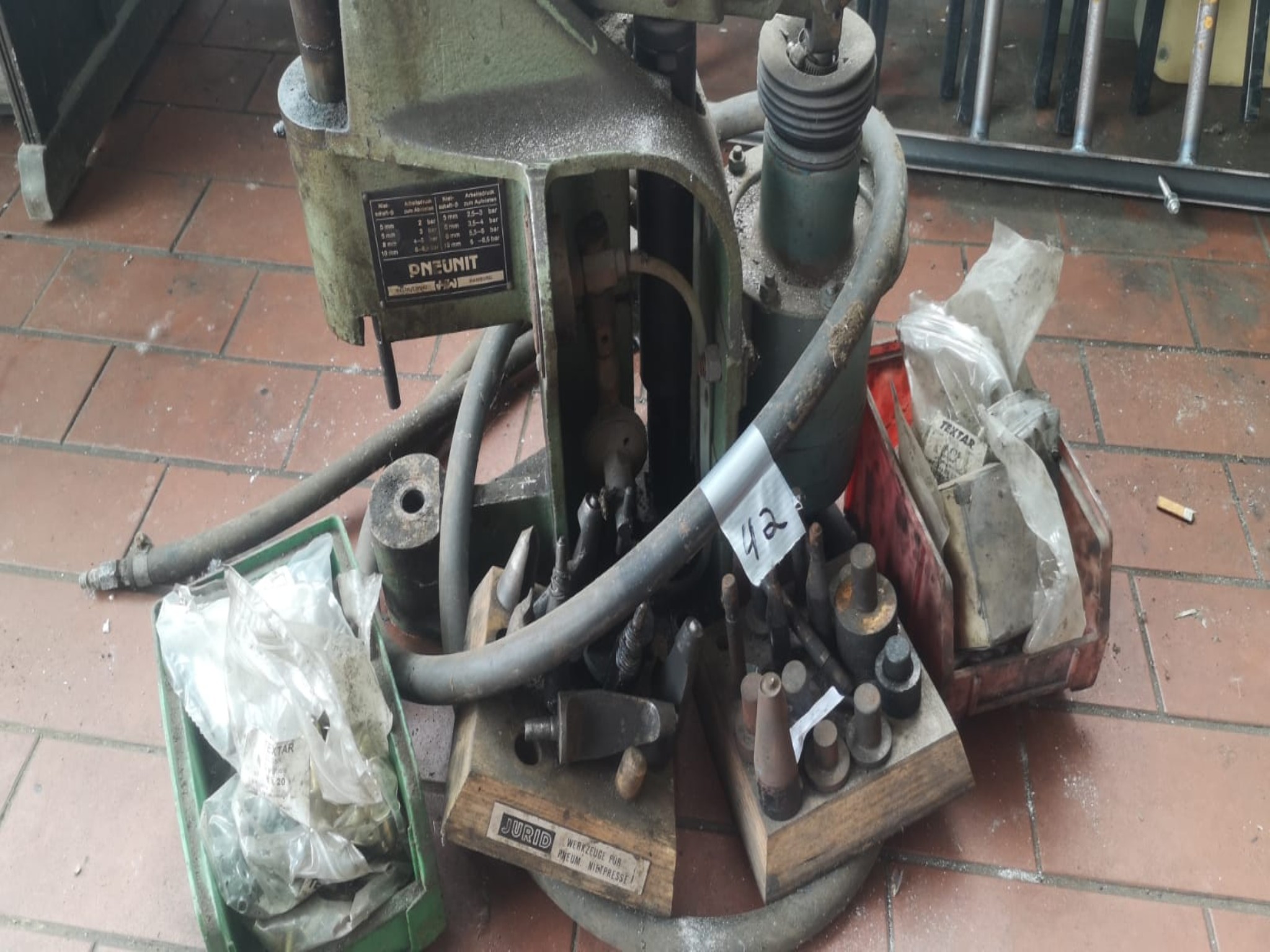 Bremssattel Nietgerät Pneunit